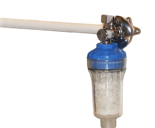 Filtr pralkowy chroniący pralkę przed&nbsp;kamieniem